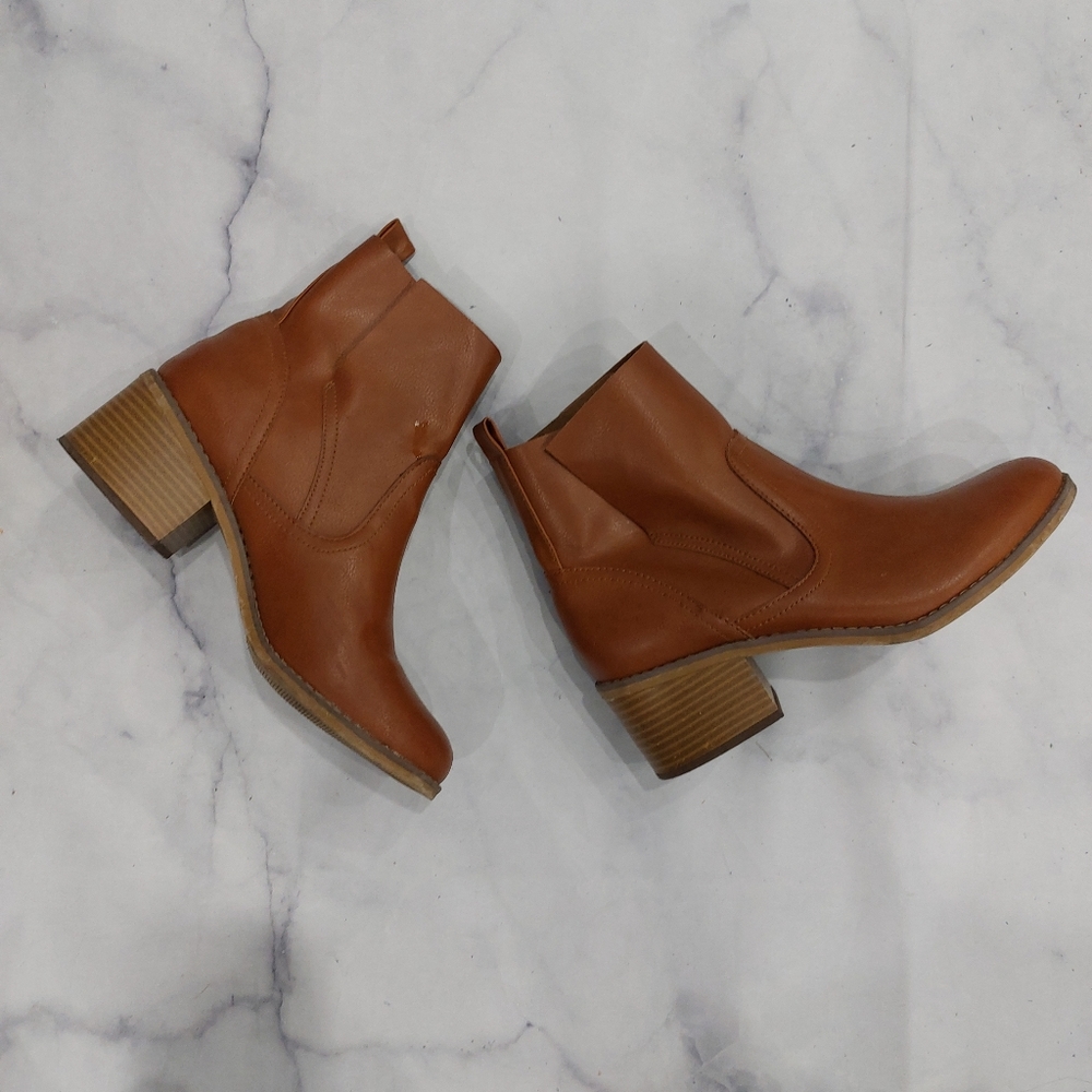 Mossimo Supple Vegan Leather Caramel Chelsea Heel Block Booties